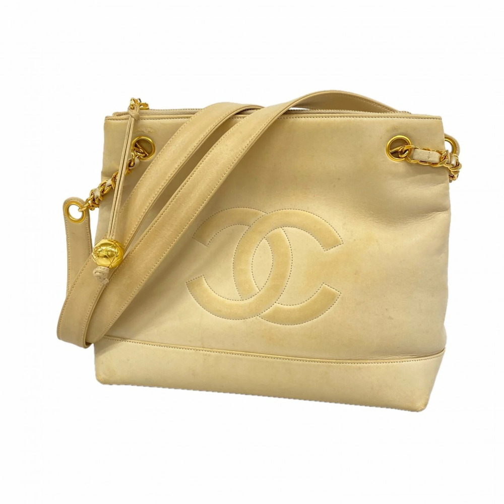 CHANEL Cream Leather Shoulder Bag